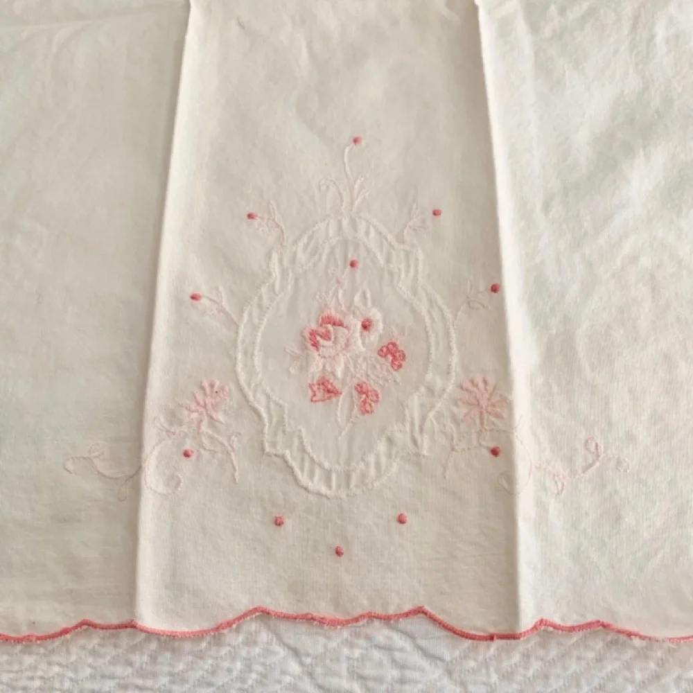 VINTAGE Cotton Fingertip Towels Embroidery - set of 2